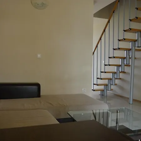 Green Hills Apart 3* Szozopol
