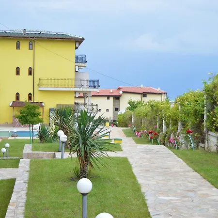 Apartmanhotel Green Hills Apart 3*