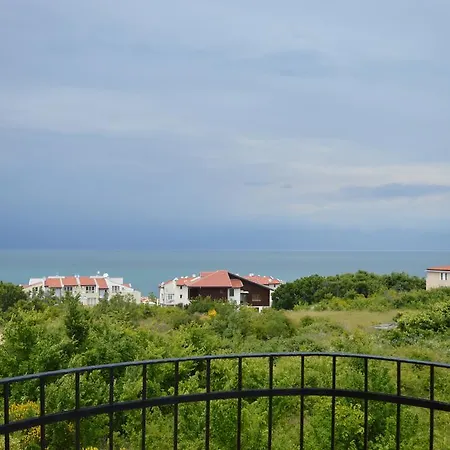 Green Hills Apart Sosopol